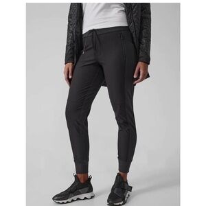 Athleta Headlands Hybrid Trek High Rise Jogger Pant Athleisure Black 10